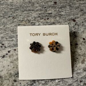 NWT Tory Birch Logo Flower Resin Stud Earrings